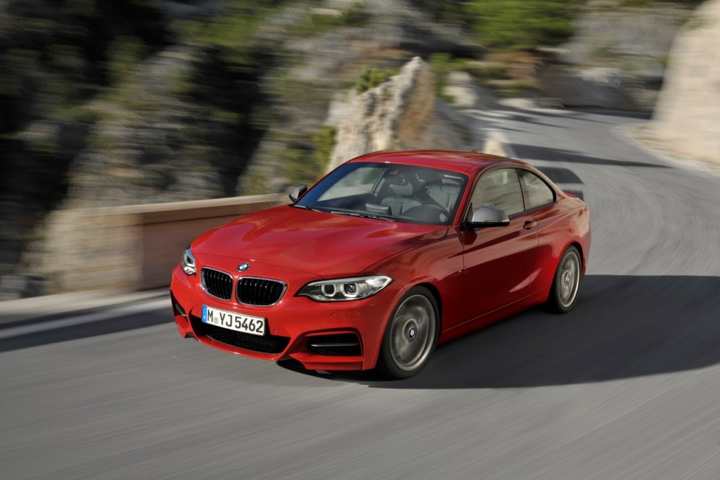 BMW M235i launch red front motion (1280x853)